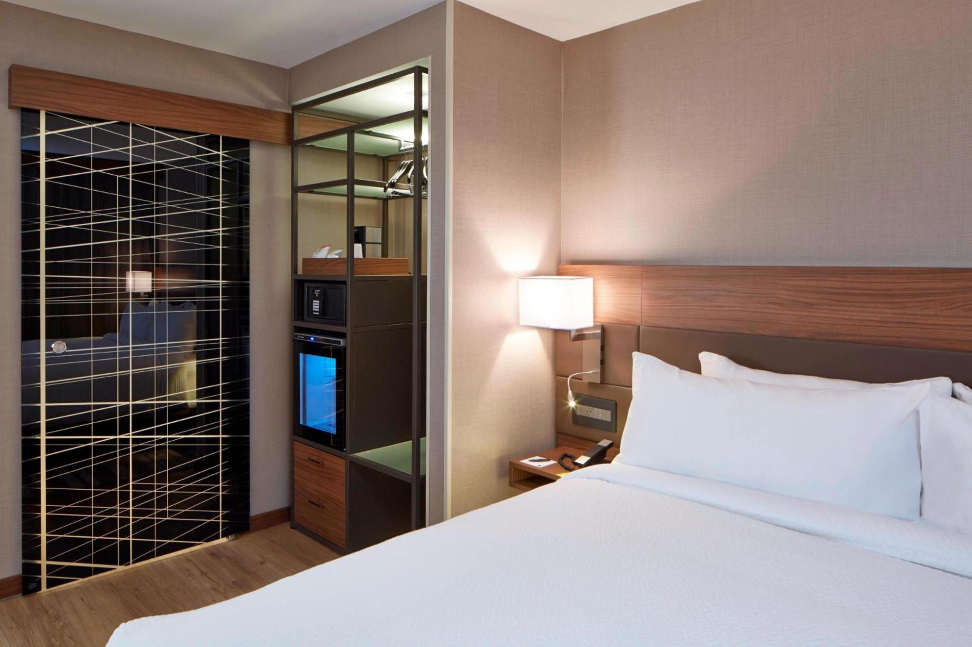 Hotel Ac Downtown 3*