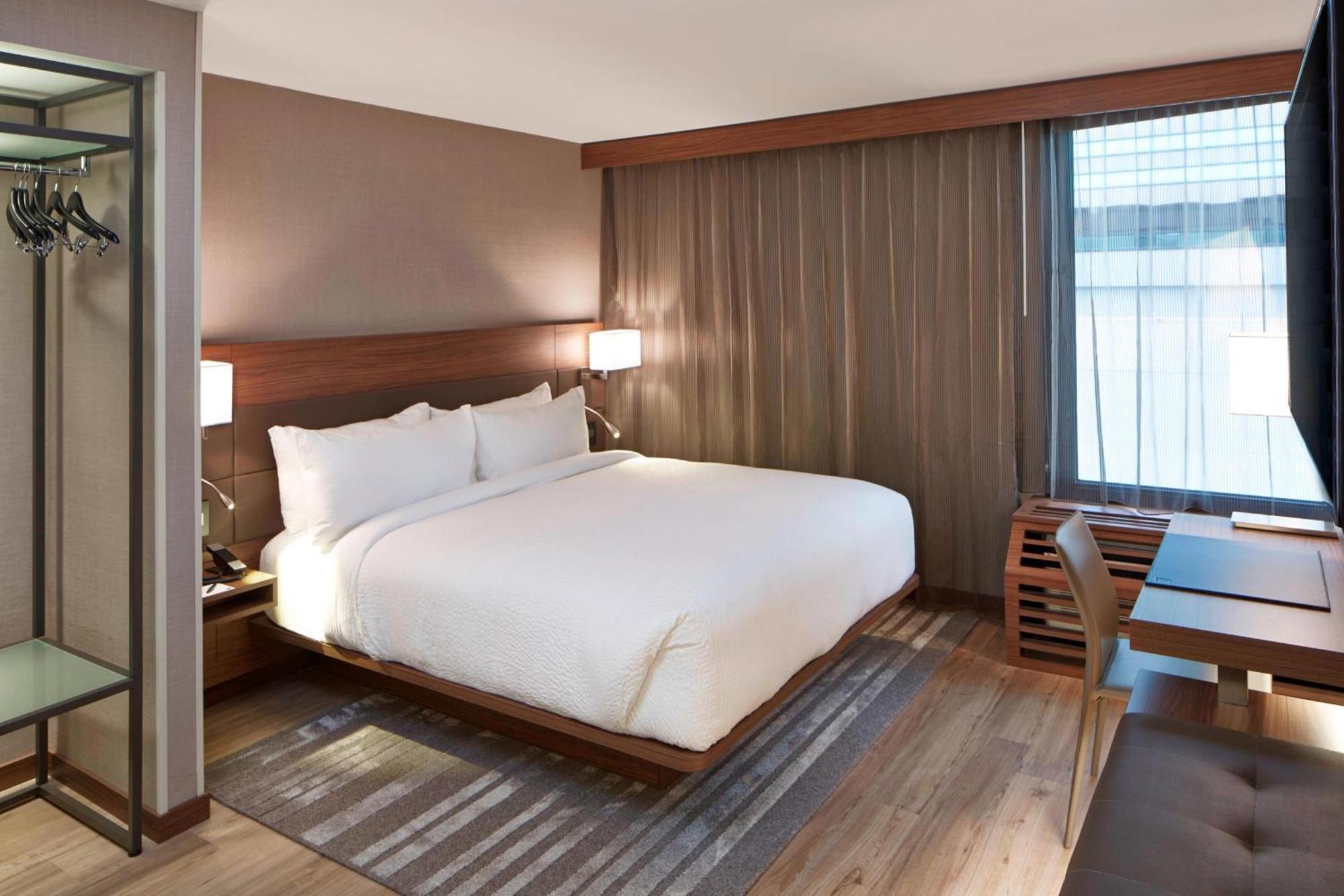 Ac Downtown 3*