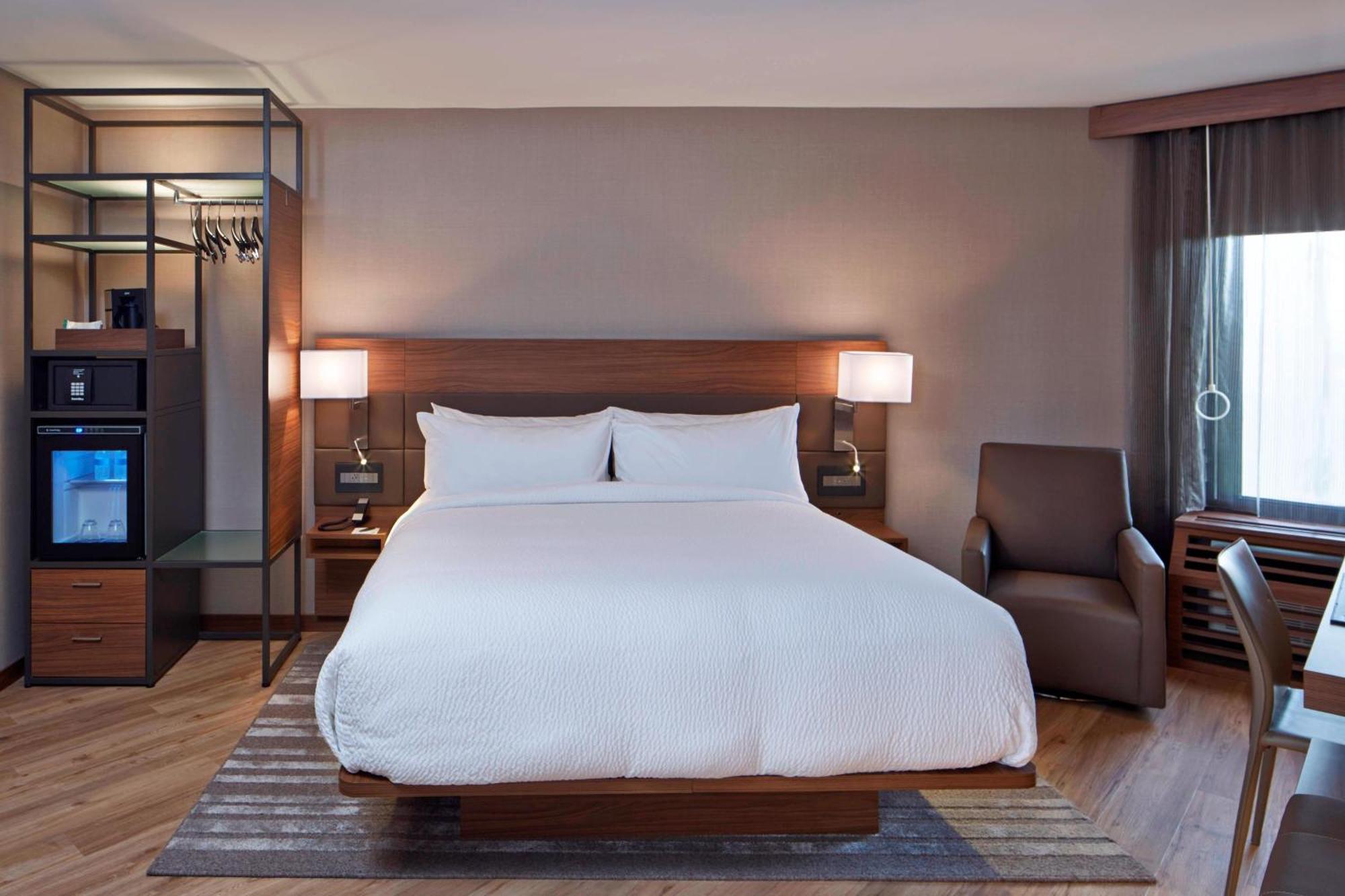 Hotel Ac Downtown 3*