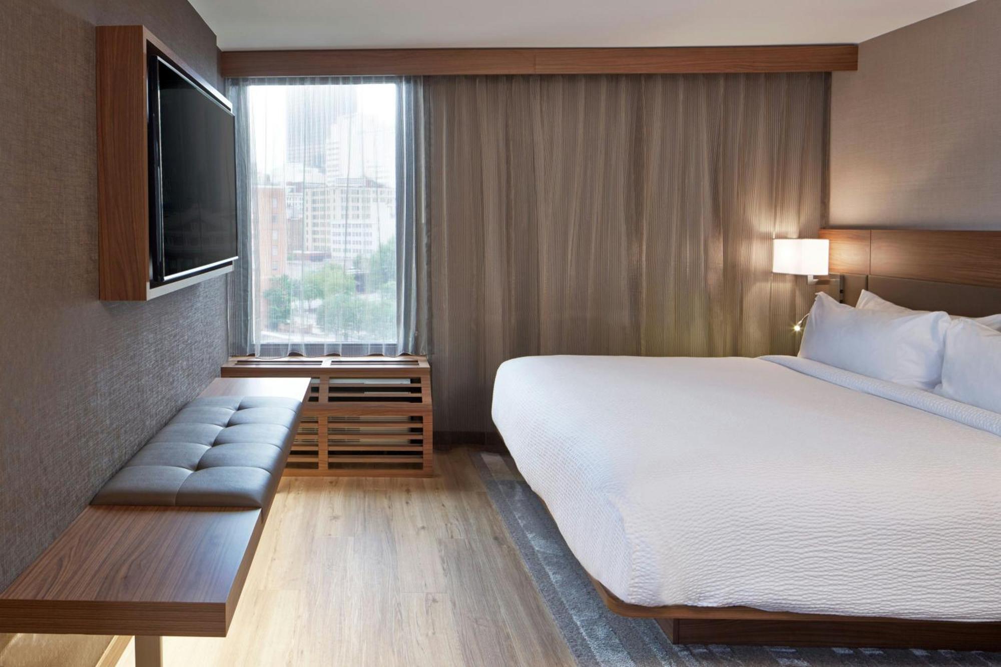 Ac Downtown 3*