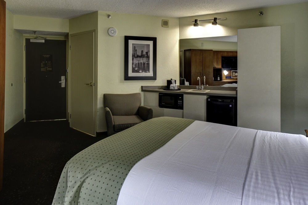 Hotel Ac Downtown 3*