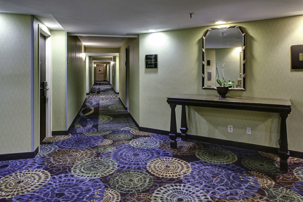 Ac Downtown 3*